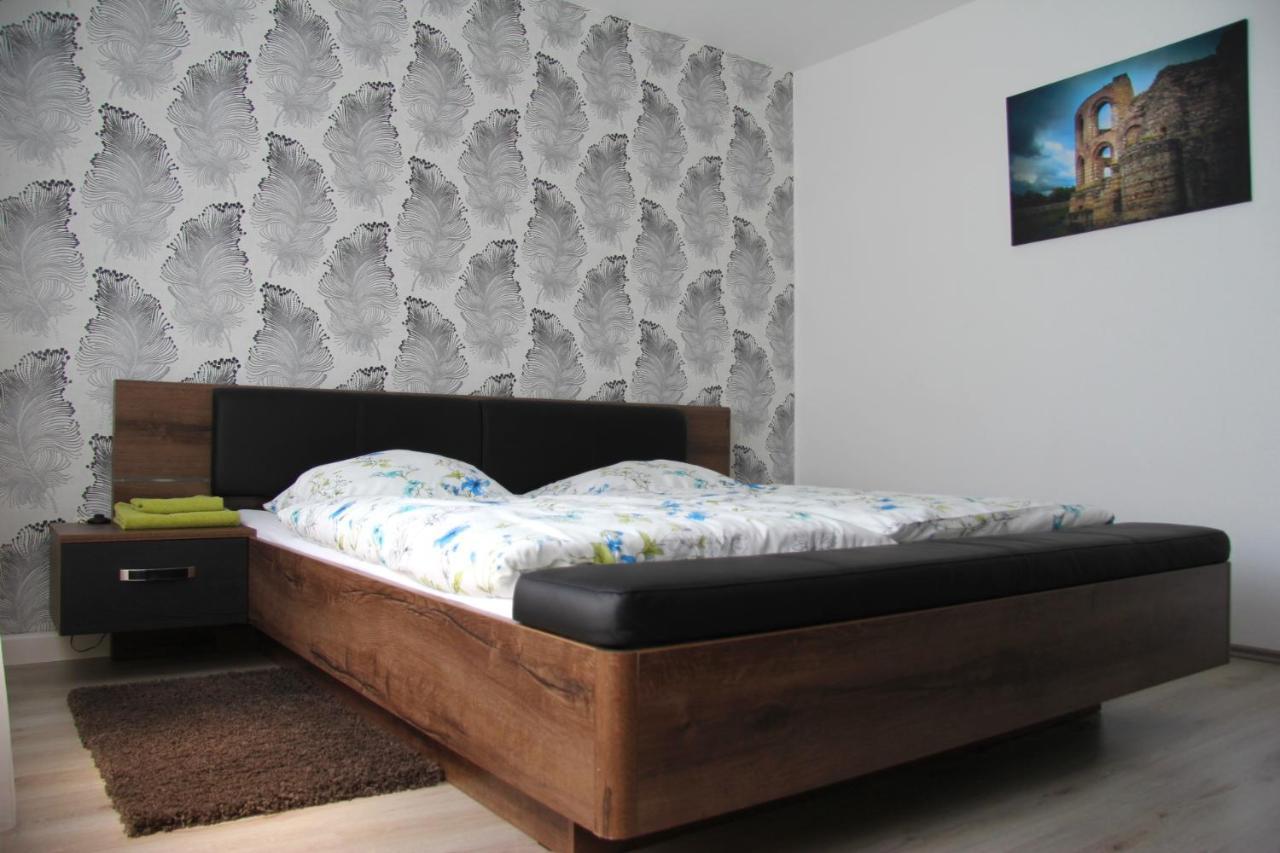 Geraeumige 4 Zimmer Wohnung An Den Kaiserthermen Trier Bagian luar foto