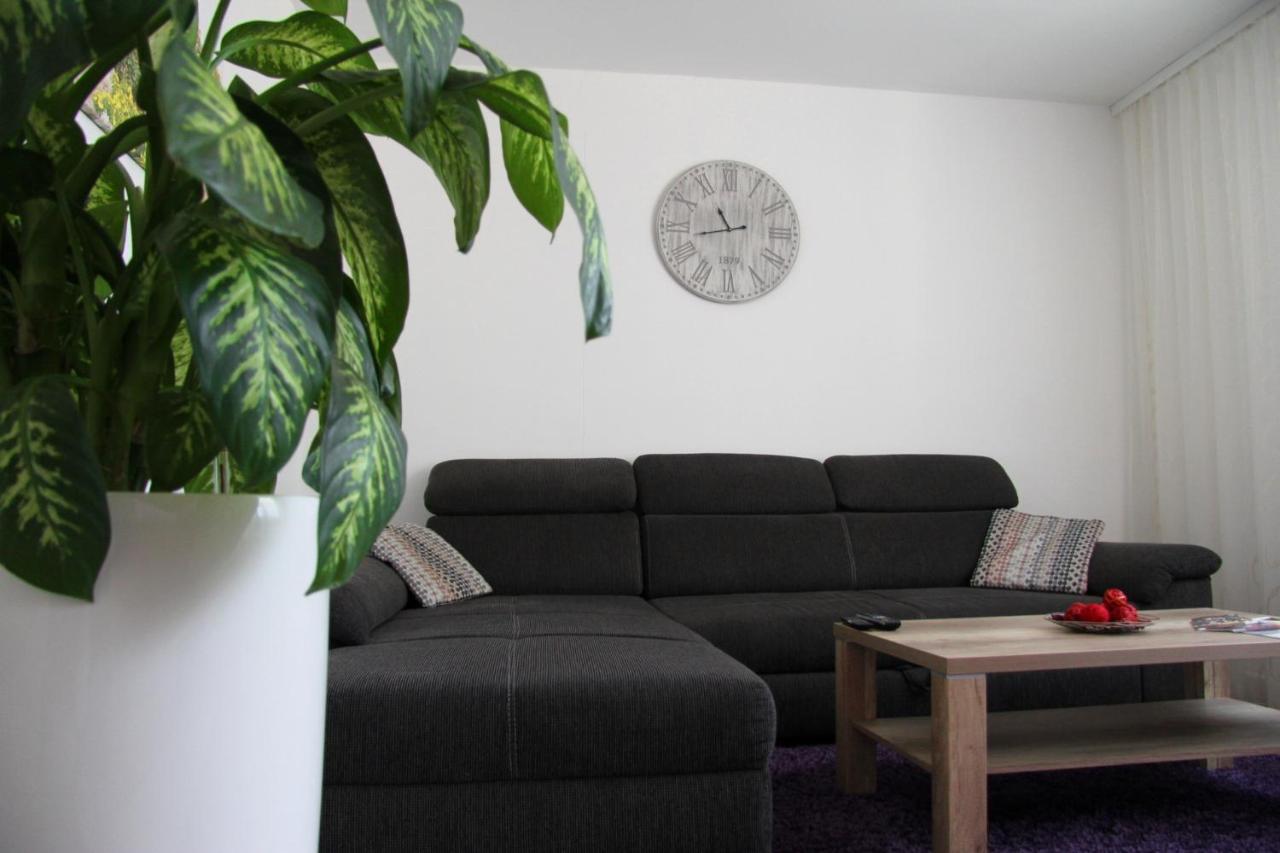 Geraeumige 4 Zimmer Wohnung An Den Kaiserthermen Trier Bagian luar foto